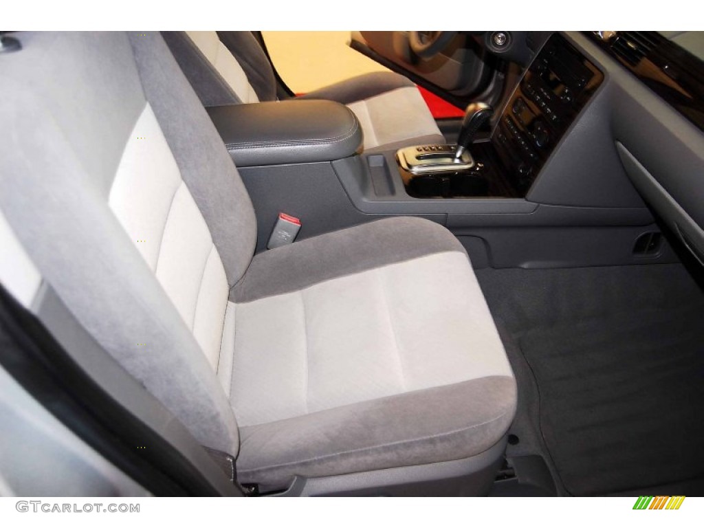2005 Montego Luxury - Silver Frost Metallic / Shale photo #17