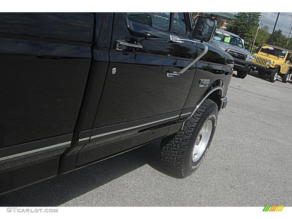 1990 F250 XLT Lariat Regular Cab 4x4 - Black / Grey photo #16