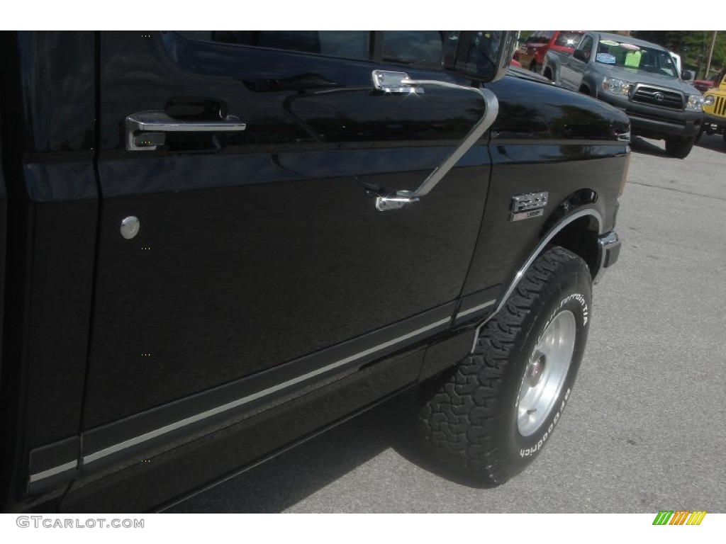 1990 F250 XLT Lariat Regular Cab 4x4 - Black / Grey photo #17