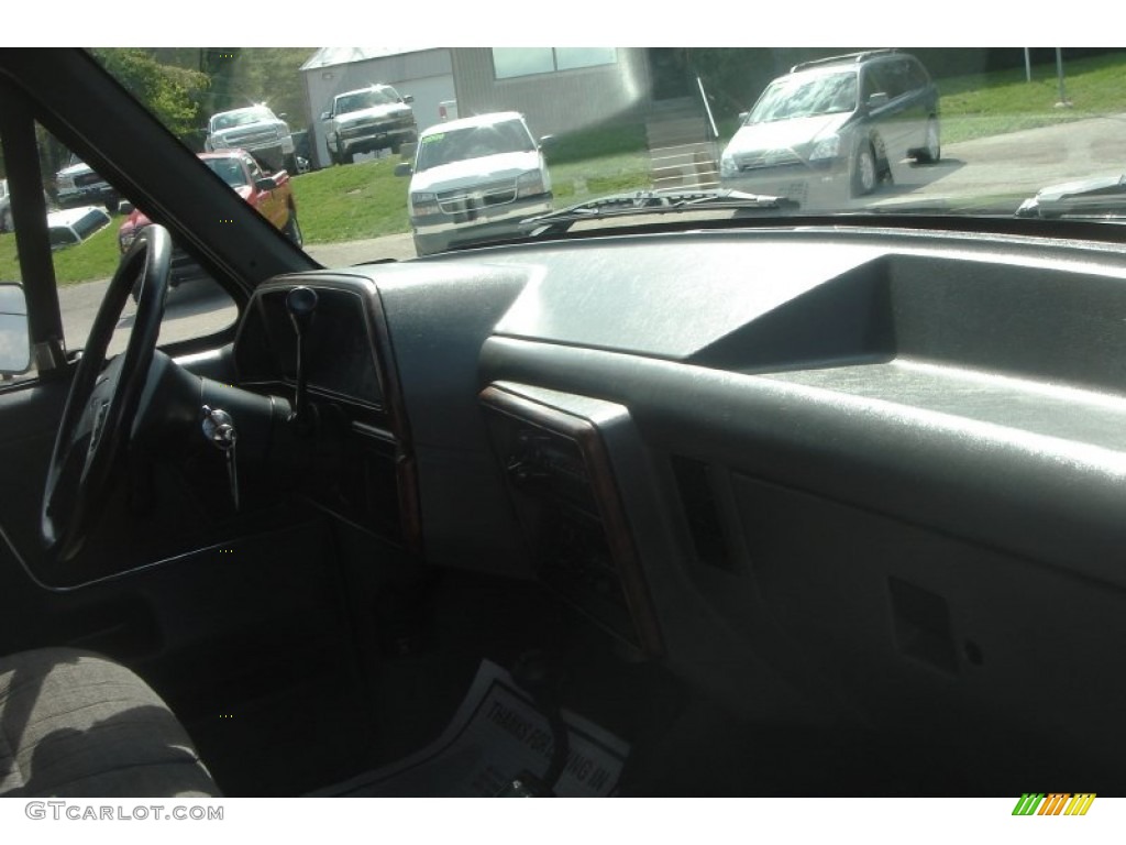 1990 F250 XLT Lariat Regular Cab 4x4 - Black / Grey photo #72