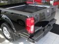 2005 Super Black Nissan Frontier LE Crew Cab 4x4  photo #2