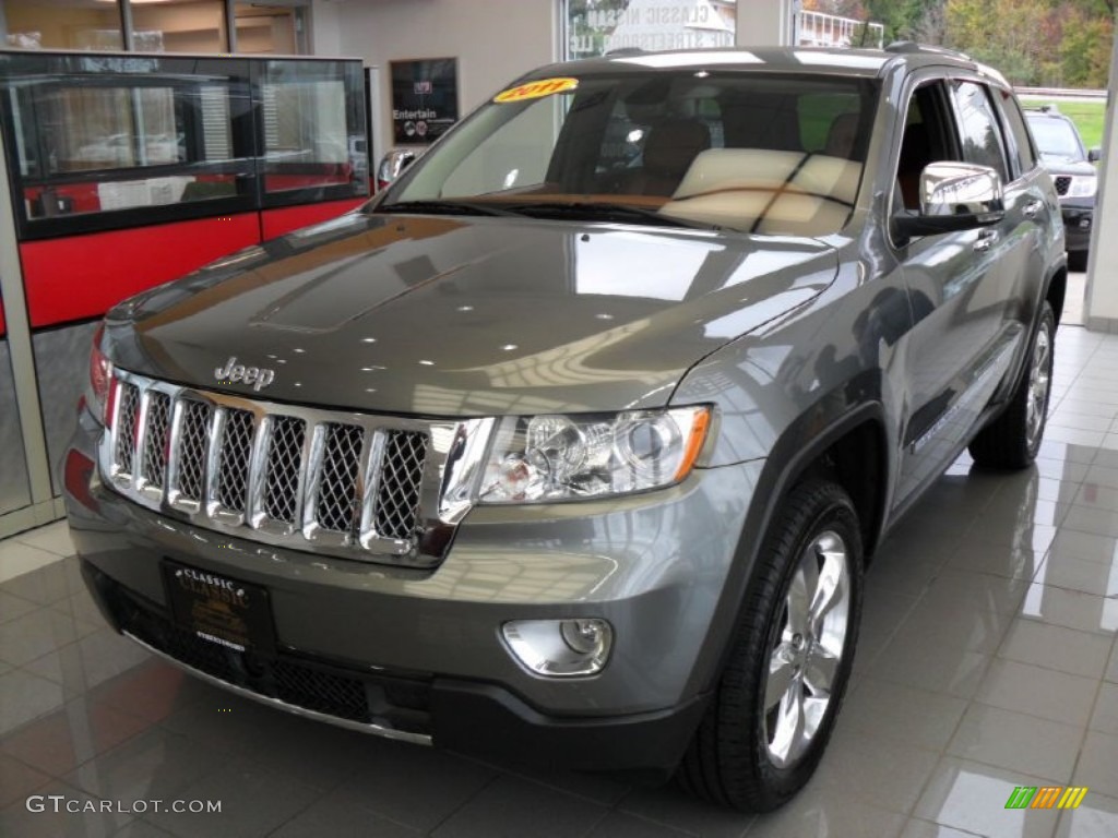 Mineral Gray Metallic Jeep Grand Cherokee