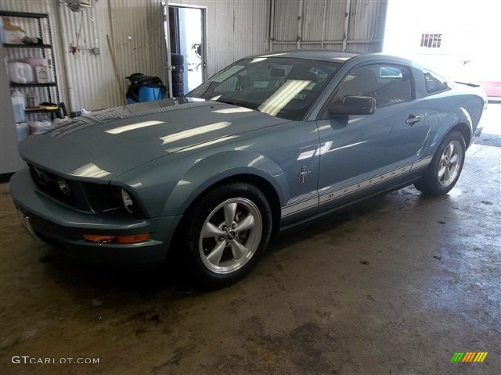 2007 Mustang V6 Deluxe Coupe - Windveil Blue Metallic / Dark Charcoal photo #7