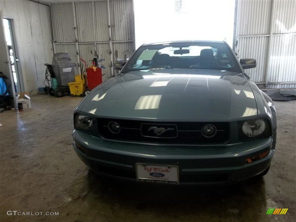 2007 Mustang V6 Deluxe Coupe - Windveil Blue Metallic / Dark Charcoal photo #8