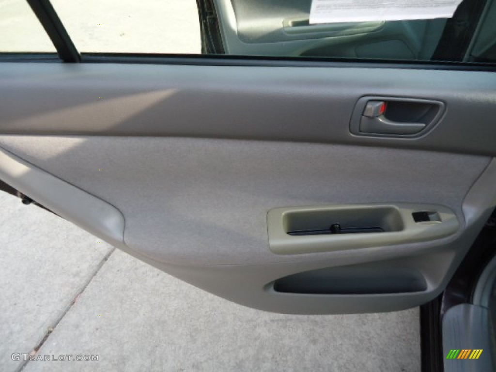2004 Camry LE - Black Walnut Pearl / Stone photo #14