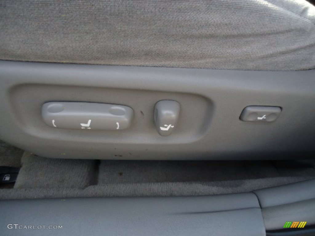 2004 Camry LE - Black Walnut Pearl / Stone photo #16