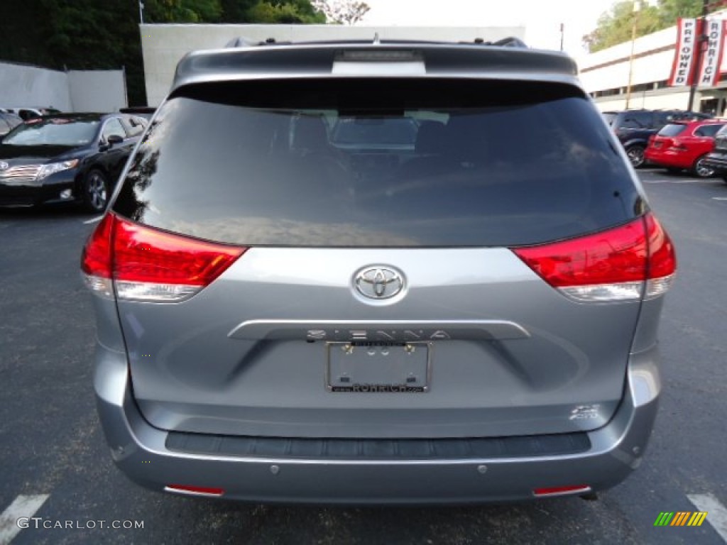 2011 Sienna Limited AWD - Silver Sky Metallic / Light Gray photo #11