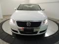 Candy White - Passat Komfort Sedan Photo No. 2