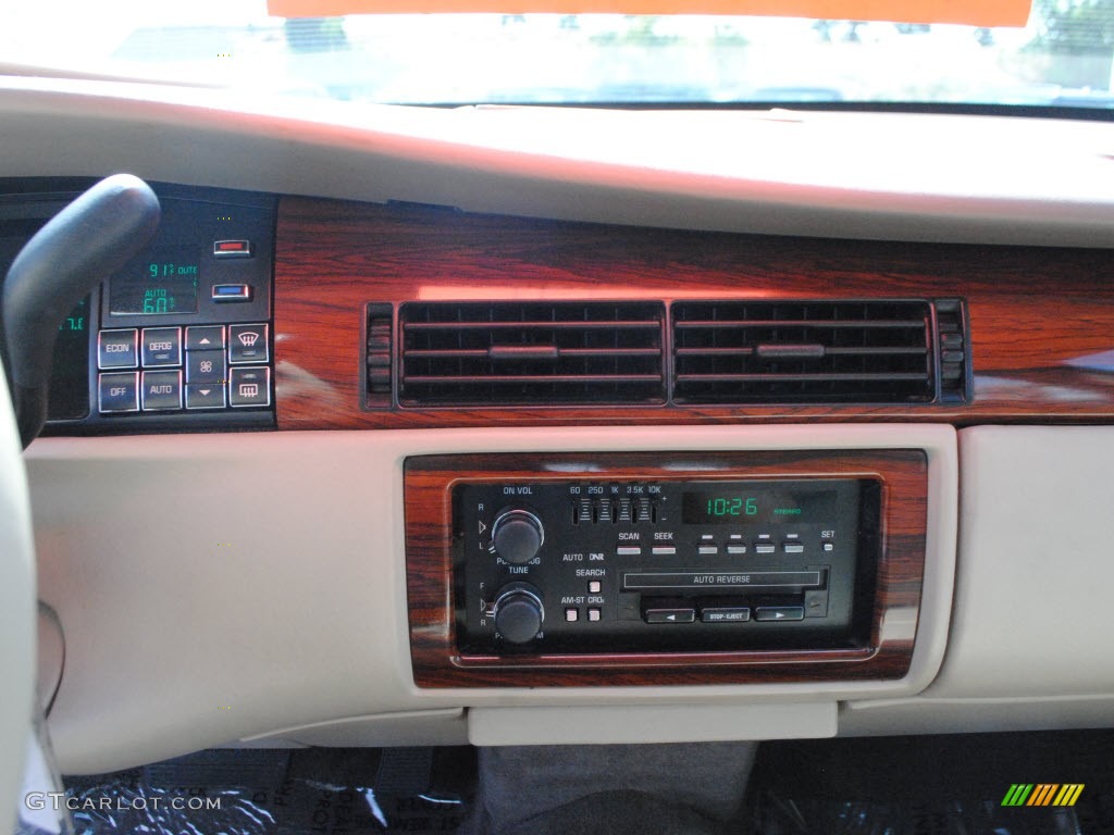 1994 Cadillac DeVille Sedan Controls Photo #71205906