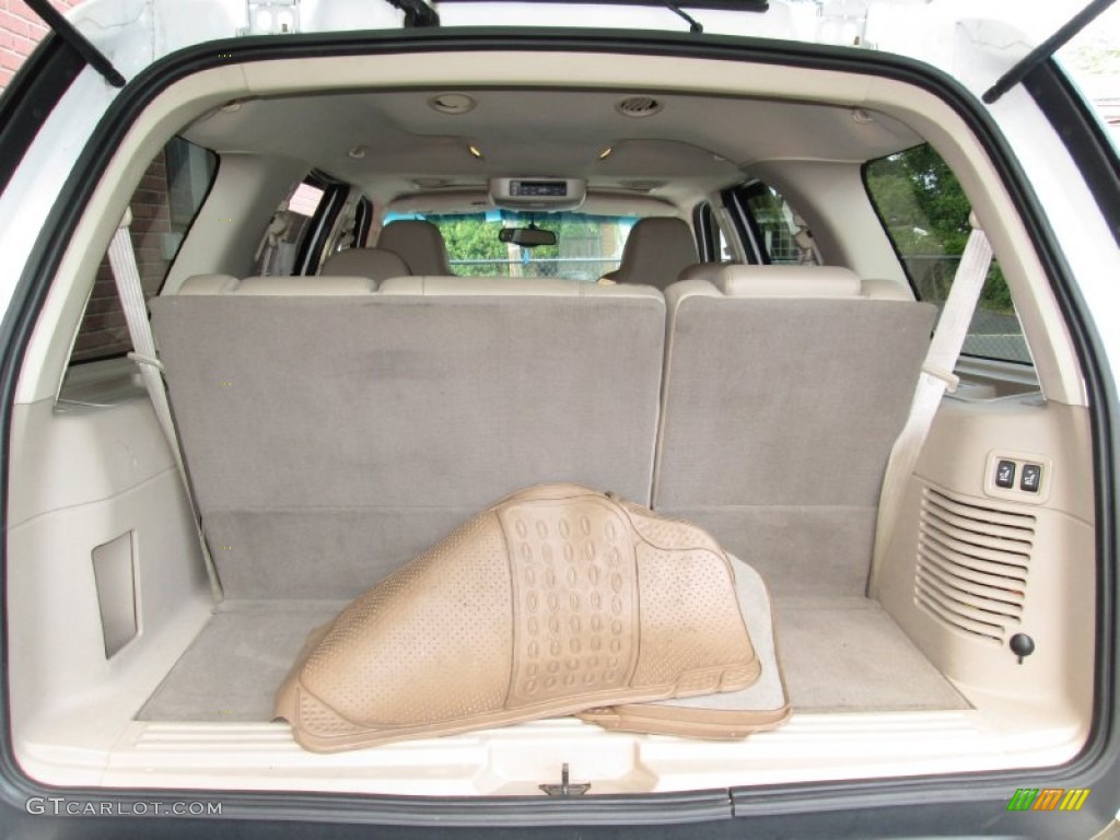 2003 Expedition Eddie Bauer 4x4 - Oxford White / Medium Parchment photo #31