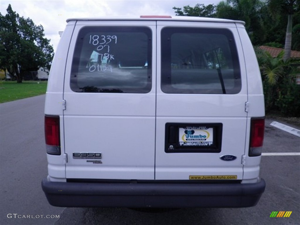 2007 E Series Van E350 Super Duty XL 15 Passenger - Oxford White / Medium Flint Grey photo #9