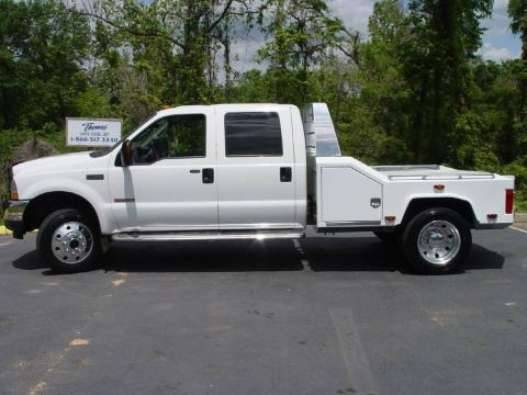 2004 Ford F550 Super Duty Lariat Crew Cab 4x4 Dually Chassis Data, Info and Specs