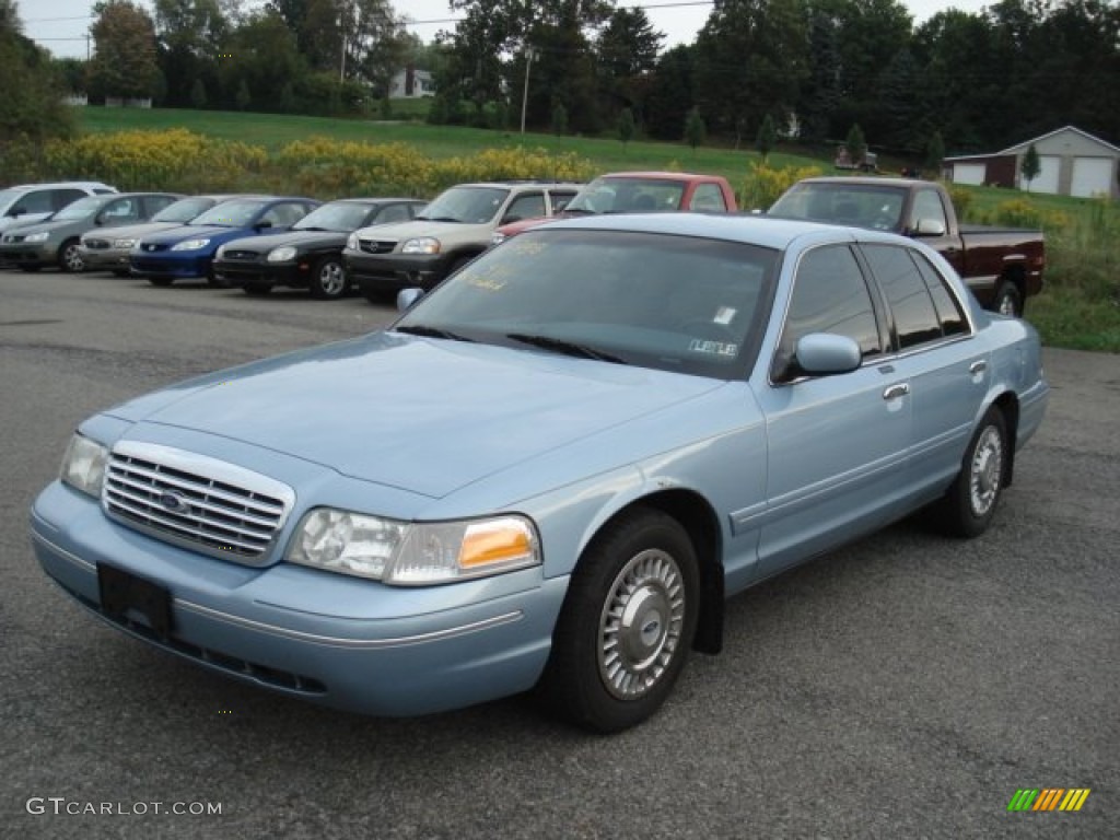 2000 Crown Victoria Sedan - Light Blue Metallic / Dark Denim Blue photo #3