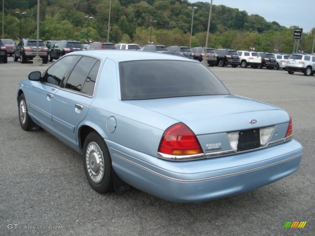 2000 Crown Victoria Sedan - Light Blue Metallic / Dark Denim Blue photo #4