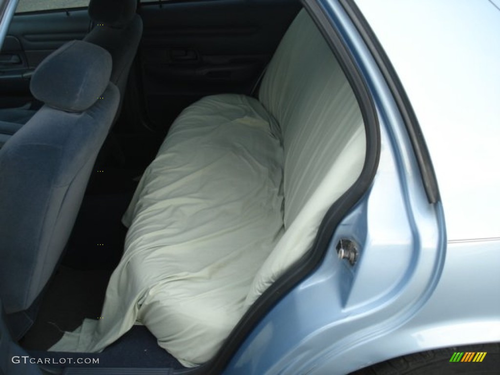 2000 Crown Victoria Sedan - Light Blue Metallic / Dark Denim Blue photo #10