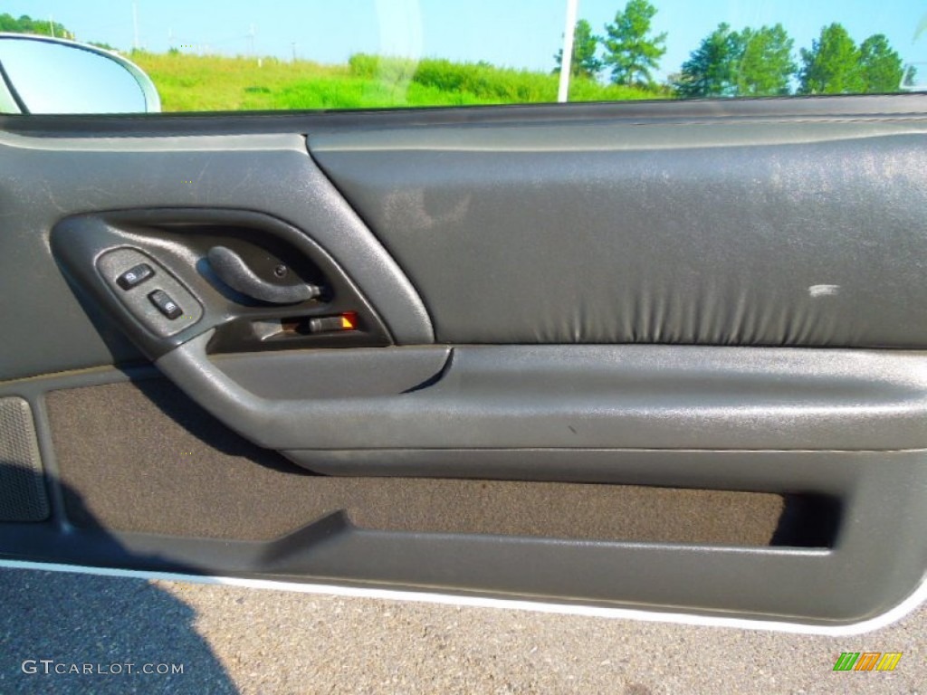 1995 Chevrolet Camaro Z28 Convertible Dark Gray Door Panel Photo #71221228