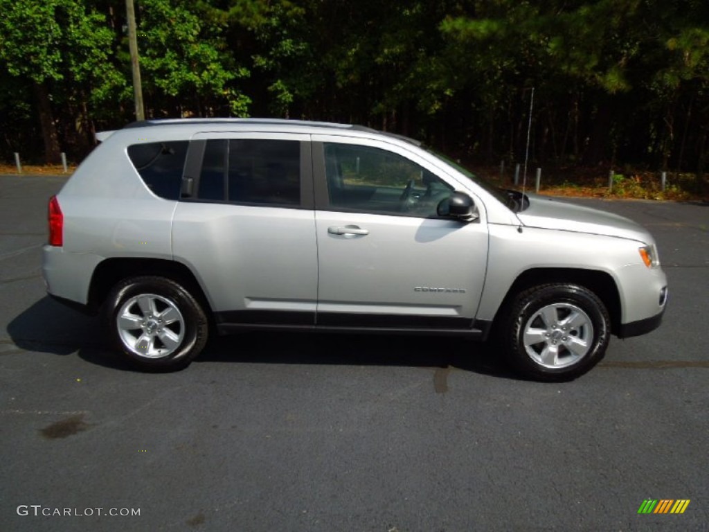 Bright Silver Metallic 2013 Jeep Compass Latitude Exterior Photo #71221750