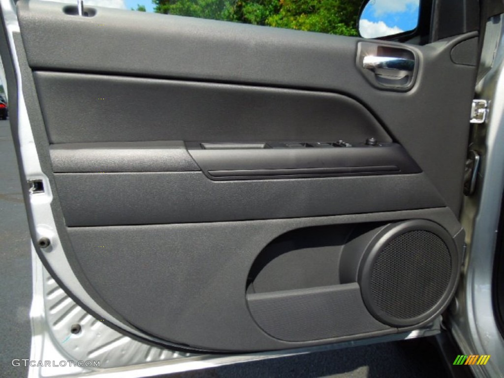 2013 Jeep Compass Latitude Dark Slate Gray Door Panel Photo #71221786