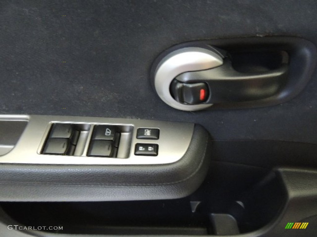 2011 Versa 1.8 S Hatchback - Arctic Blue Metallic / Charcoal photo #15
