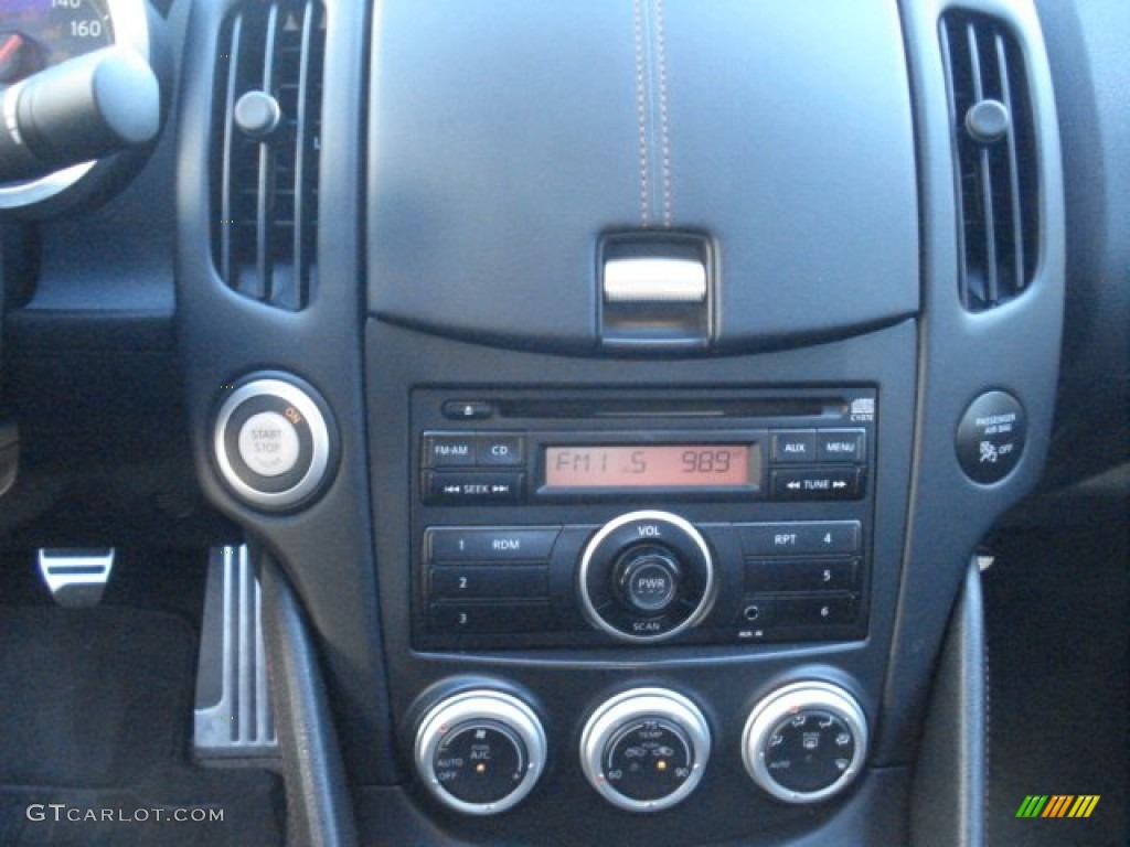 2010 Nissan 370Z NISMO Coupe Controls Photo #71229801
