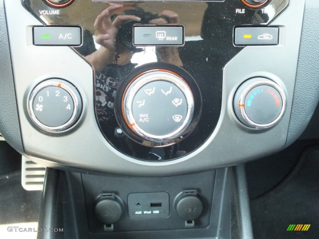 2012 Kia Forte Koup SX Controls Photo #71231094