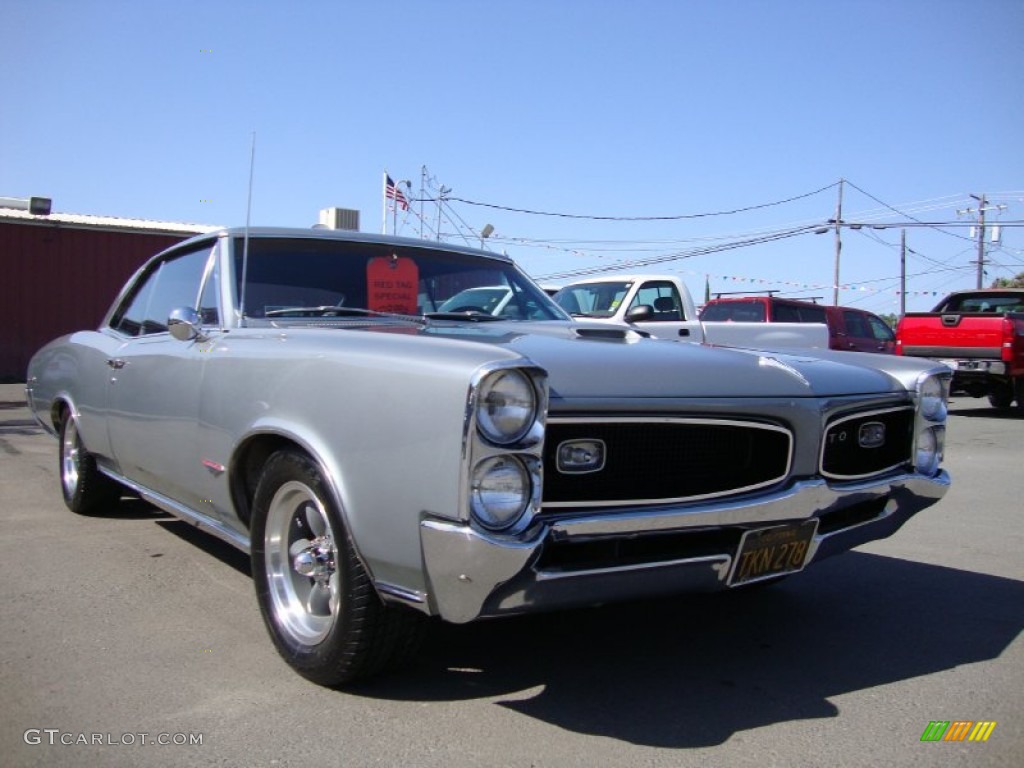 Platinum 1966 Pontiac GTO Hardtop Exterior Photo #71231898