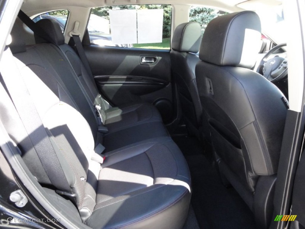 2011 Rogue SL AWD - Wicked Black / Black photo #18