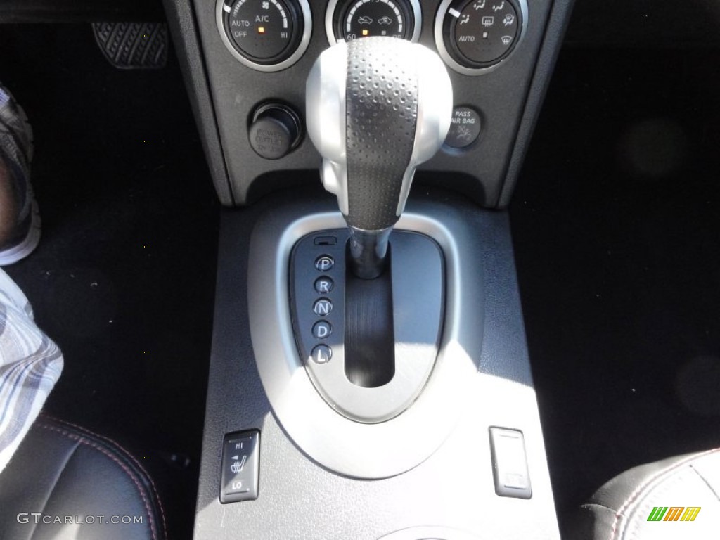 2011 Rogue SL AWD - Wicked Black / Black photo #26