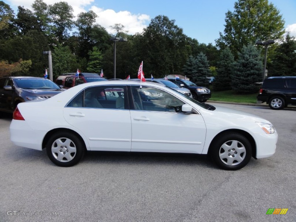 2007 Accord LX Sedan - Taffeta White / Ivory photo #5