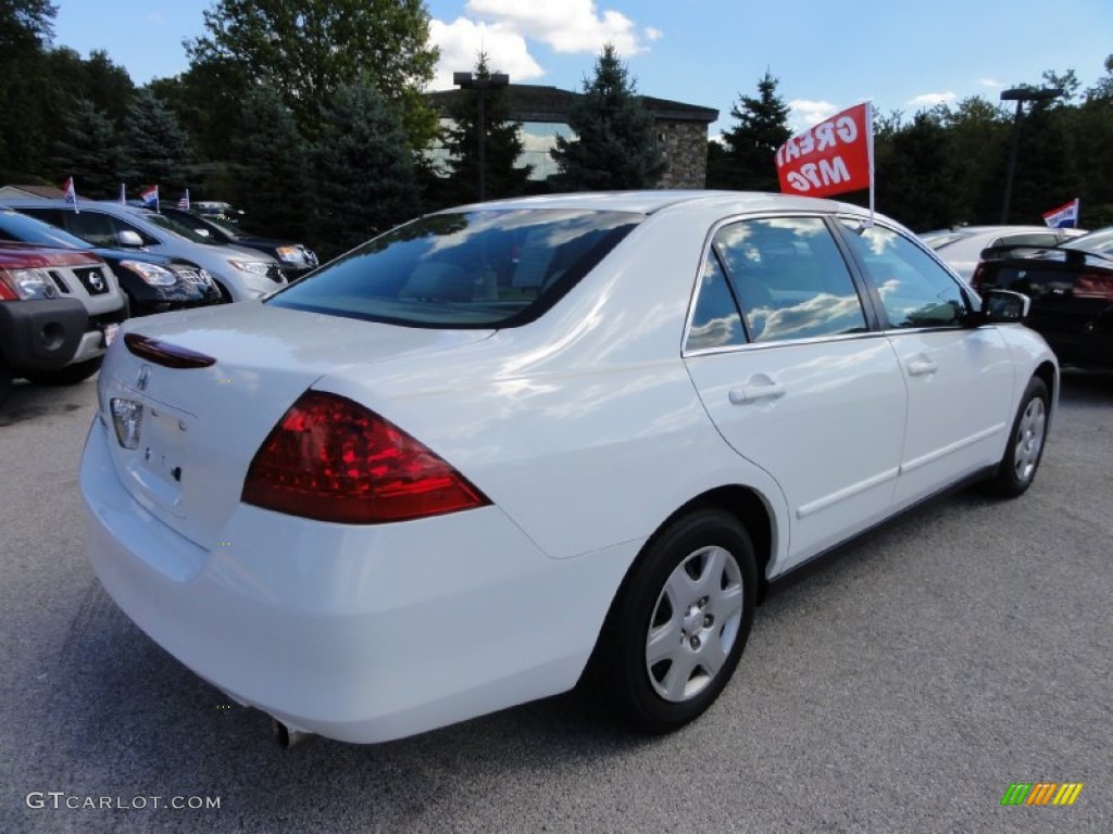 2007 Accord LX Sedan - Taffeta White / Ivory photo #6