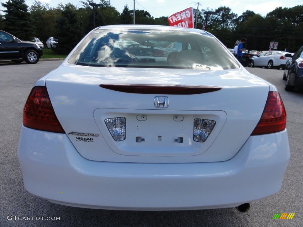 2007 Accord LX Sedan - Taffeta White / Ivory photo #7