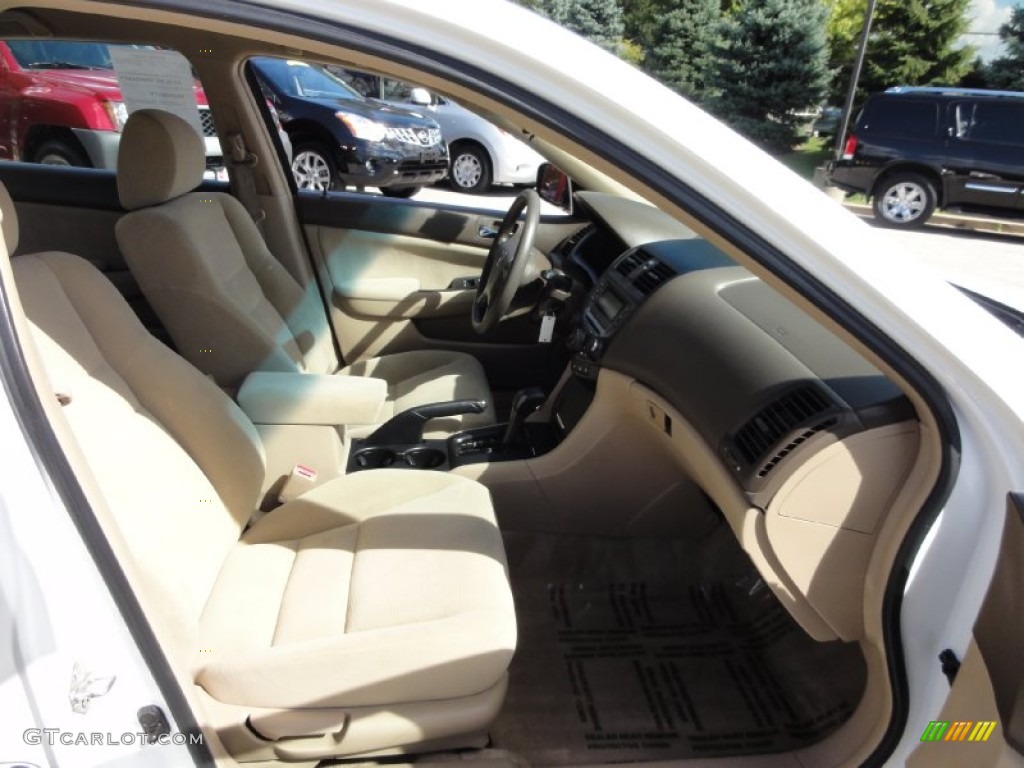 2007 Accord LX Sedan - Taffeta White / Ivory photo #16