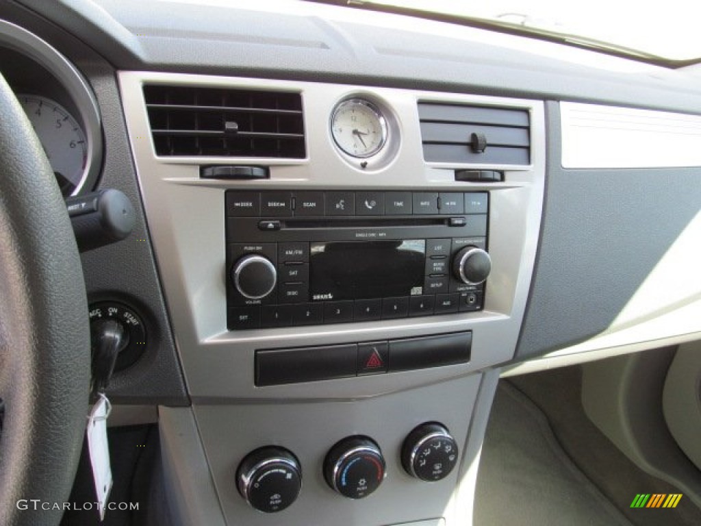 2008 Chrysler Sebring Touring Sedan Audio System Photos