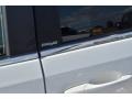 Stone White - Grand Caravan Crew Photo No. 12