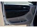 Stone White - Grand Caravan Crew Photo No. 13