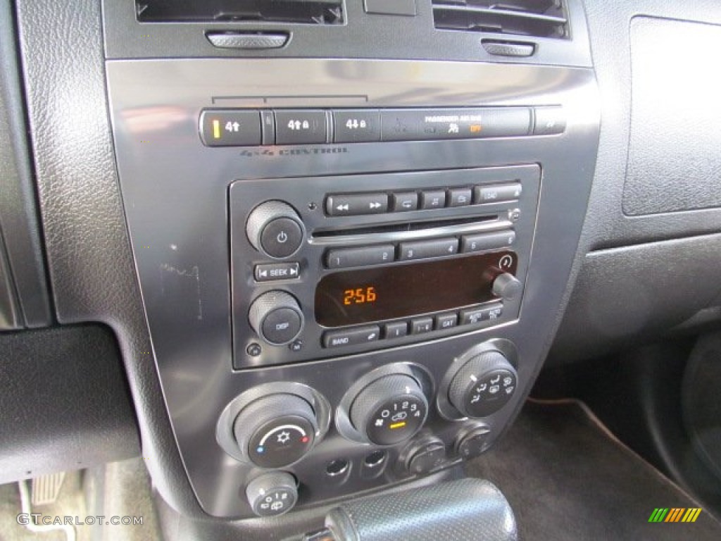 2007 Hummer H3 Standard H3 Model Controls Photo #71238498