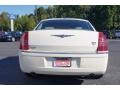 Stone White - 300 C HEMI Photo No. 4
