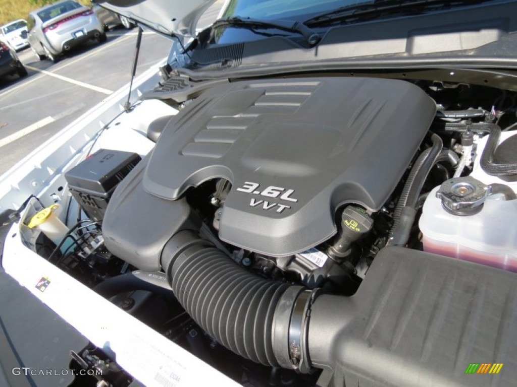 2013 Challenger SXT - Bright White / Dark Slate Gray photo #9