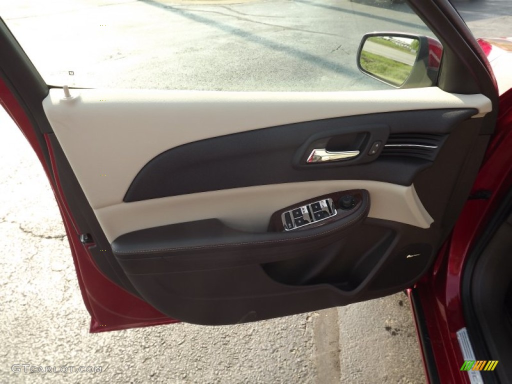2013 Chevrolet Malibu LTZ Cocoa/Light Neutral Door Panel Photo #71244826