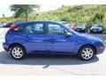 2005 Sonic Blue Metallic Ford Focus ZX5 SE Hatchback  photo #4