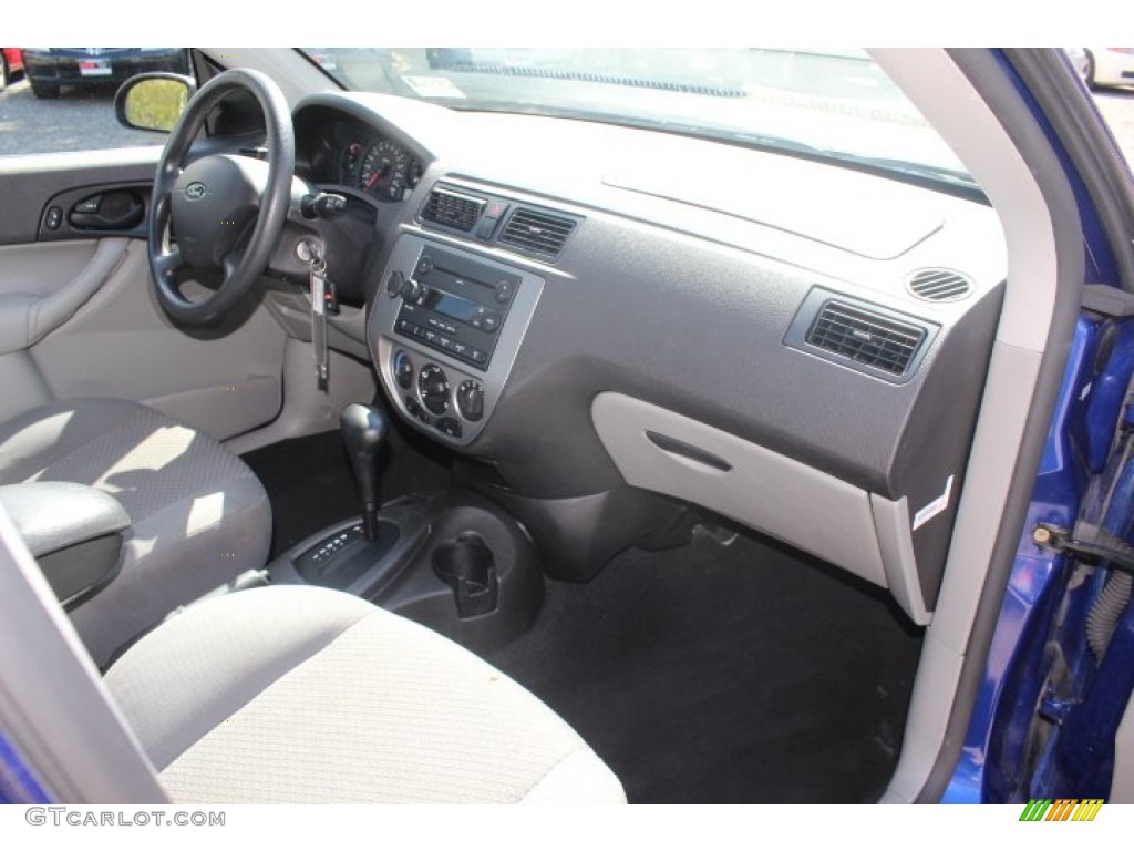 2005 Focus ZX5 SE Hatchback - Sonic Blue Metallic / Dark Flint/Light Flint photo #22