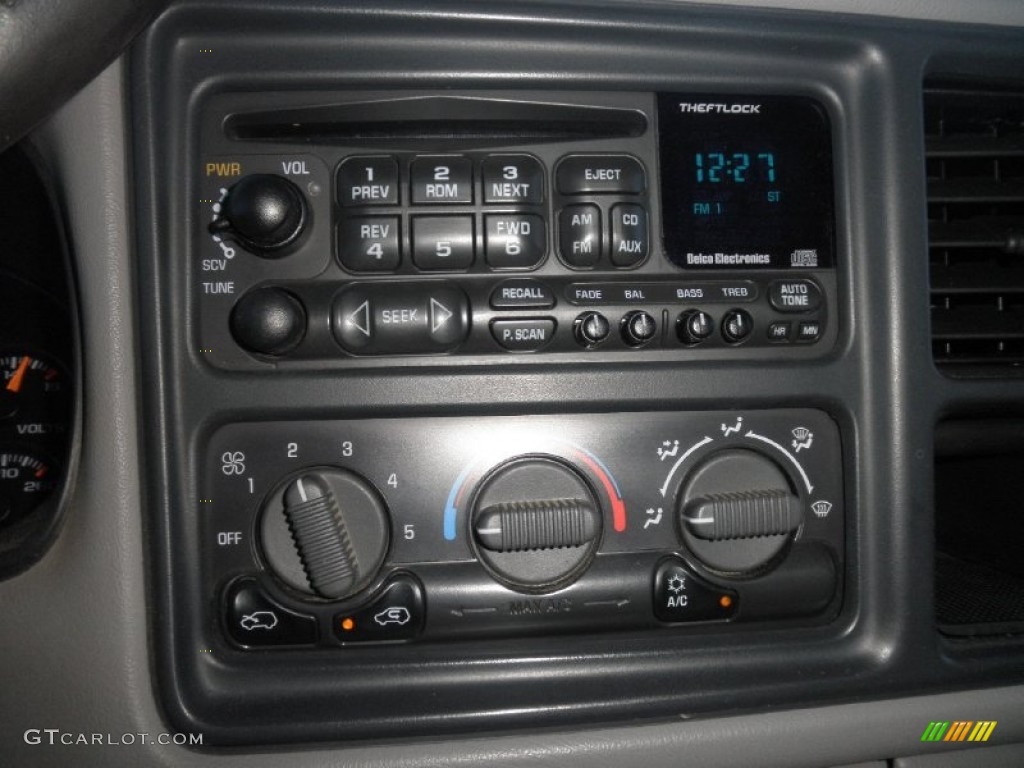 2001 Chevrolet Silverado 2500HD LS Crew Cab 4x4 Controls Photo #71248458