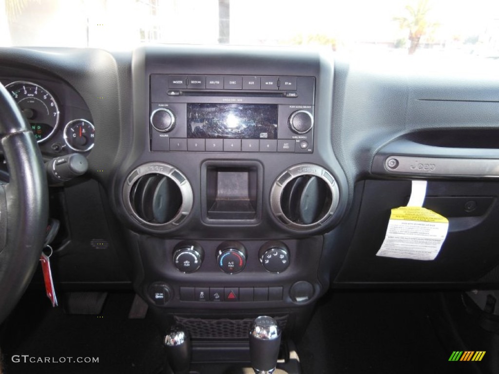 2011 Wrangler Sport 4x4 - Bright Silver Metallic / Black photo #15