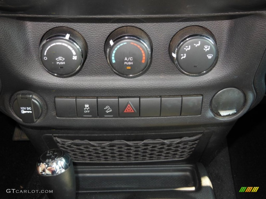 2011 Wrangler Sport 4x4 - Bright Silver Metallic / Black photo #17