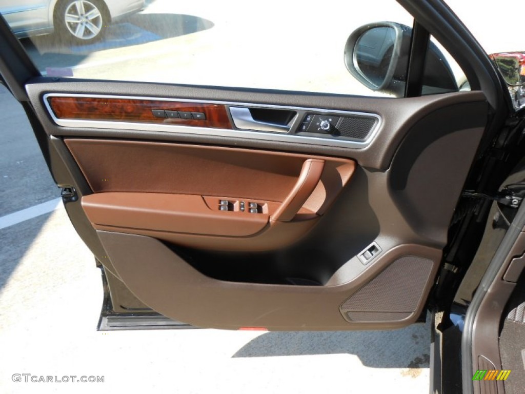 2013 Volkswagen Touareg VR6 FSI Lux 4XMotion Saddle Brown Door Panel Photo #71252238