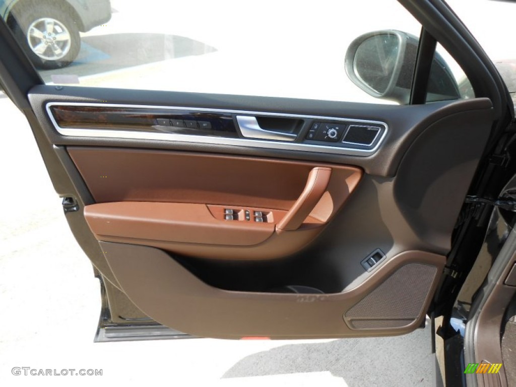 2013 Volkswagen Touareg TDI Executive 4XMotion Saddle Brown Door Panel Photo #71252466