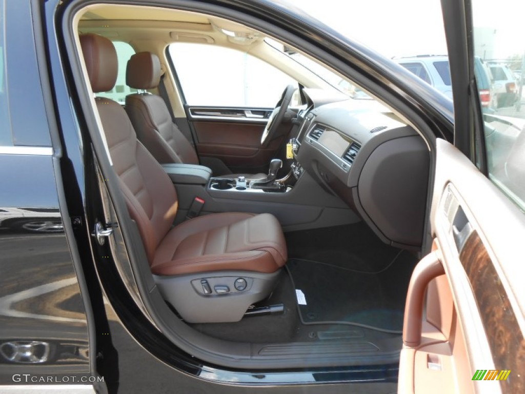 Saddle Brown Interior 2013 Volkswagen Touareg TDI Executive 4XMotion Photo #71252496