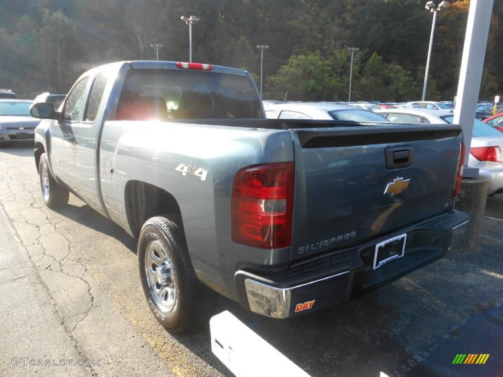 2009 Silverado 1500 LS Extended Cab 4x4 - Blue Granite Metallic / Dark Titanium photo #3