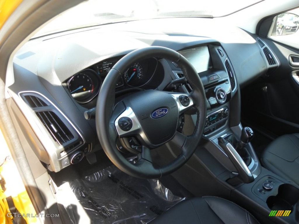 2012 Focus Titanium 5-Door - Yellow Blaze Tricoat Metallic / Charcoal Black Leather photo #3