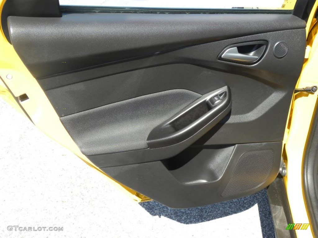 2012 Focus Titanium 5-Door - Yellow Blaze Tricoat Metallic / Charcoal Black Leather photo #7